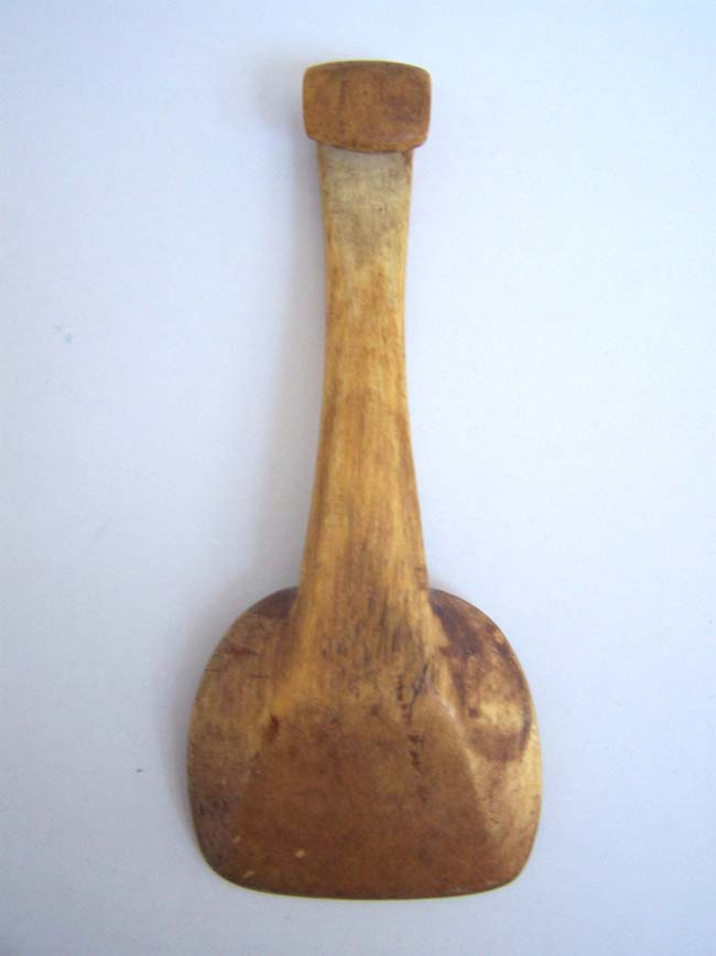 A 19th century ANTIQUE Whalebone Serving Spoon — image 3